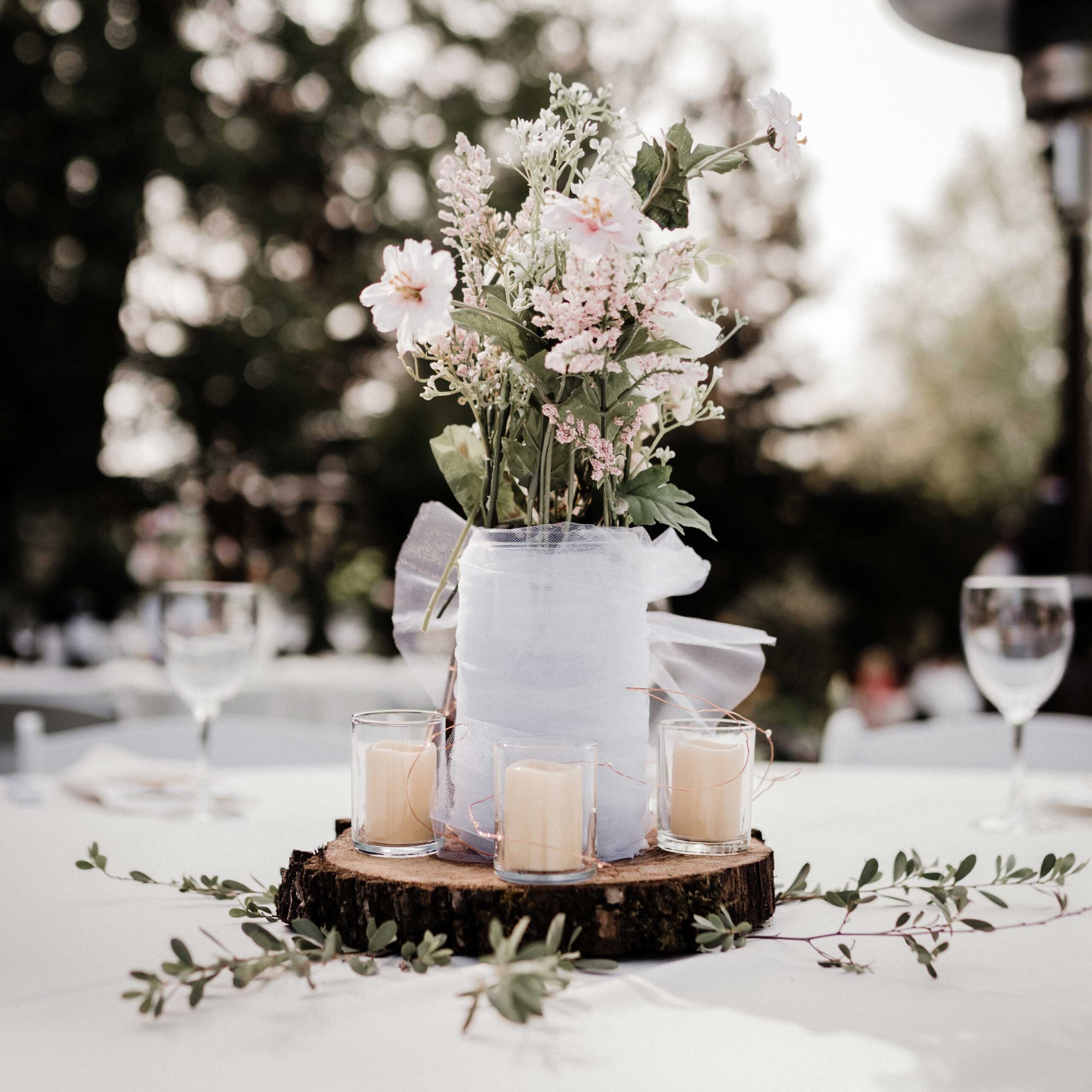 Stunning Candle Wedding Decor Ideas For A Beautiful Look
