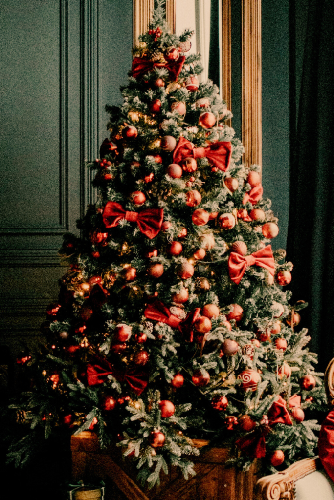 The Big List of the Best Christmas Tree Color Schemes