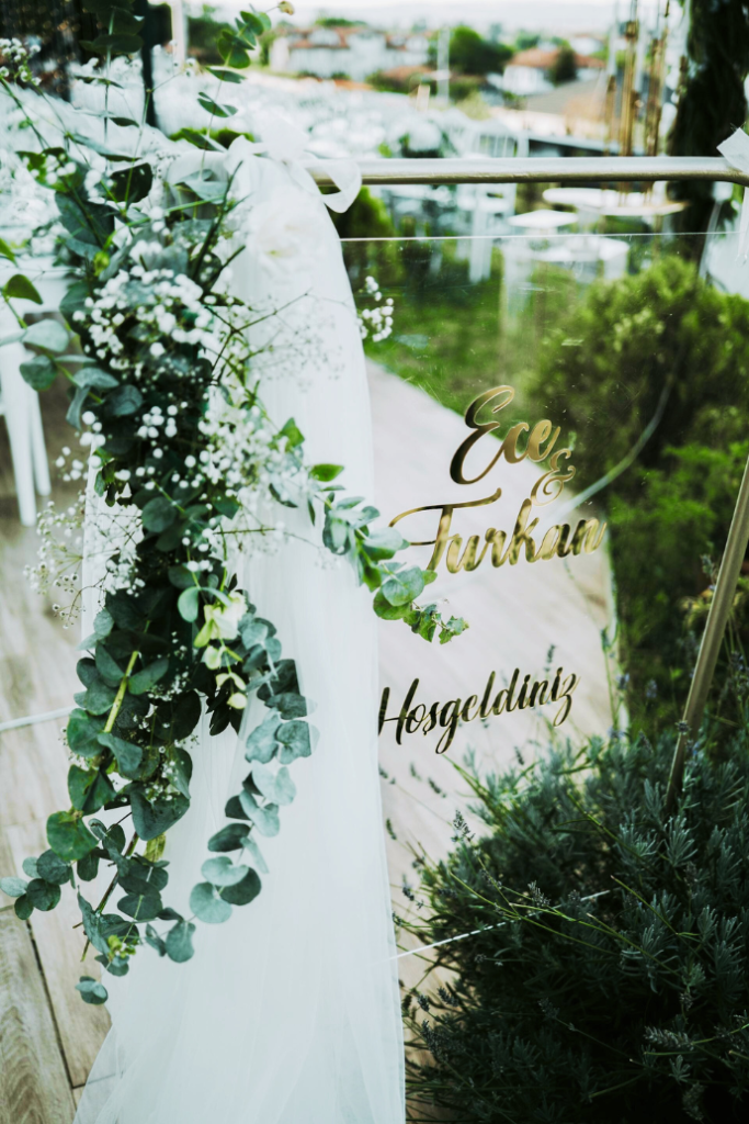 clear acrylic wedding sign for ceremony